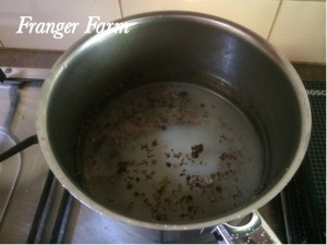 Boil vinegar, sugar, salt and pickling spice for 1 minute.